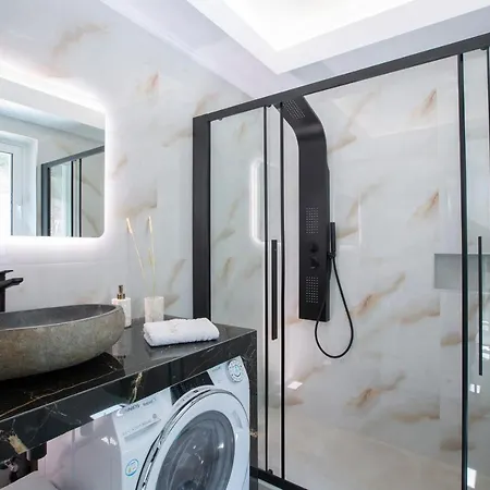 Majestic فيلة Yénion