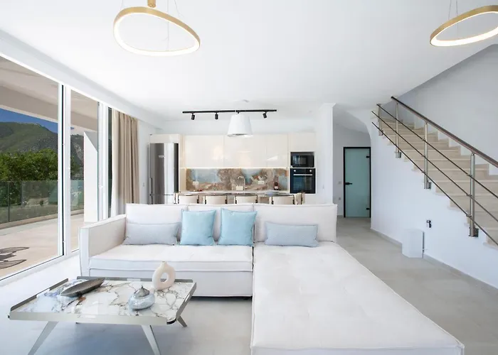 Majestic Villa *
