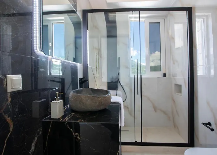 Majestic Vilă Yénion